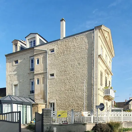 B&B Joyeux Reveil 3*