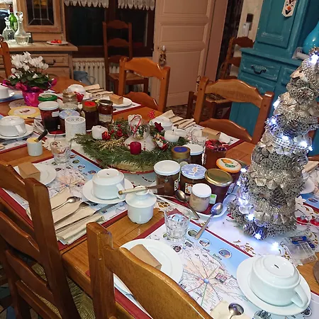 Joyeux Reveil לינה וארוחת בוקר קורסיי-סור-מר