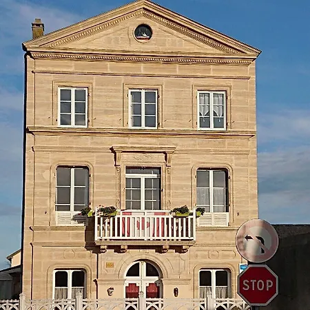 לינה וארוחת בוקר Joyeux Reveil קורסיי-סור-מר