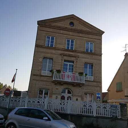 Joyeux Reveil לינה וארוחת בוקר