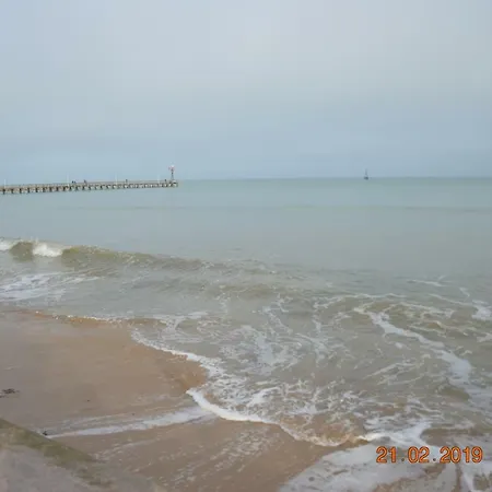 Joyeux Reveil לינה וארוחת בוקר