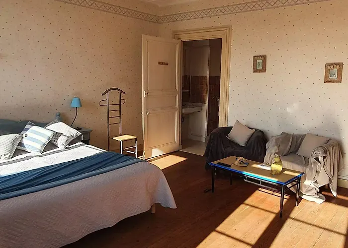 Joyeux Reveil Bed & Breakfast